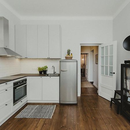 Cozy Apartment Near Zalgirio Arena By Urban Rent Kaunas Exterior photo